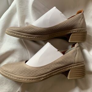 Spring Step pump style with stacked heel  'Lugaria Shoes'